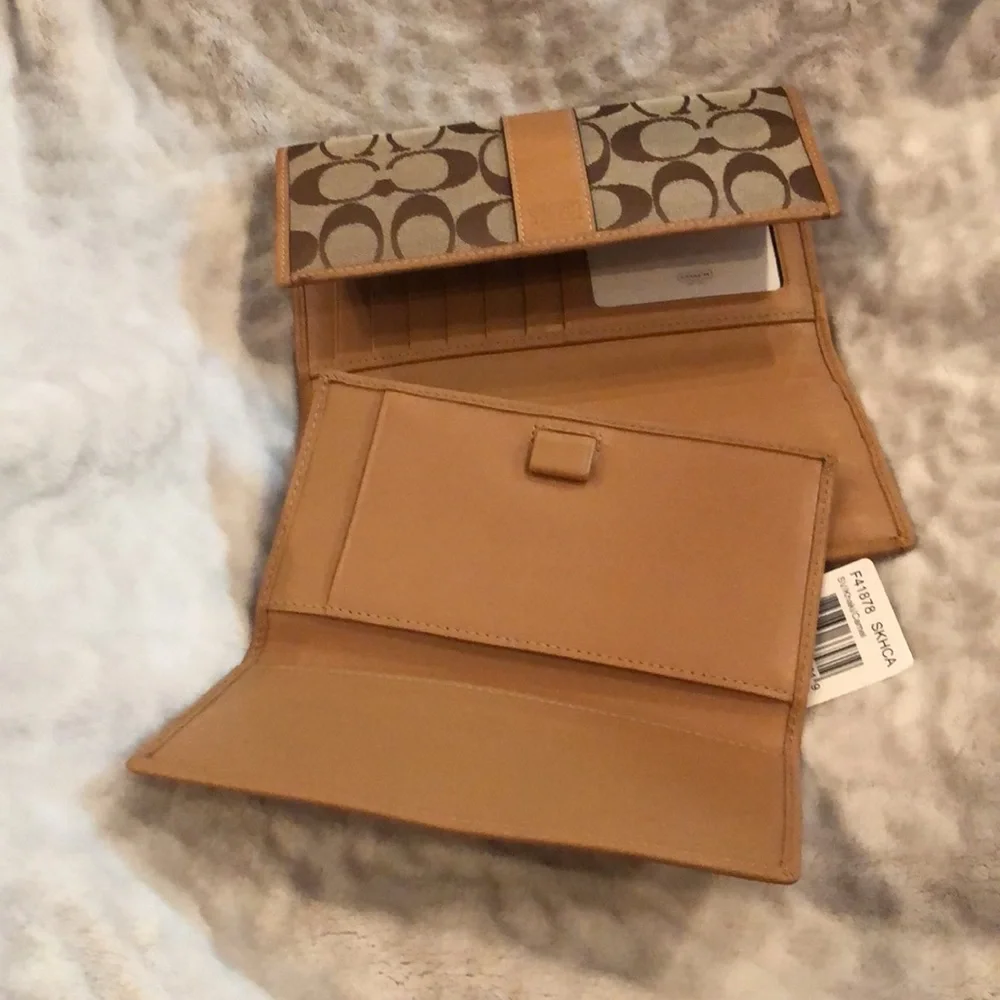 Beautiful new Coach wallet with check book holder - Picture 3 of 6